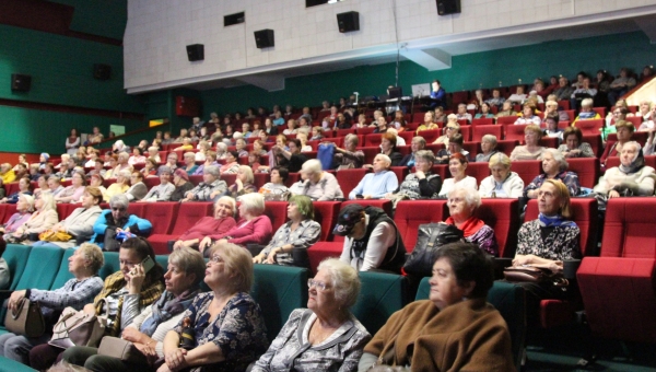 В честь Дня пожилого человека 2 октября в КДЦ «Подвиг» прошли два праздничных концерта