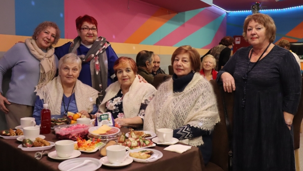Встреча участников клуба «Надежда» в КДЦ «Подвиг»: чествование юбиляров и тёплые поздравления